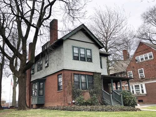 View of the La Eracra House from Vernon Street. This picture was taken from the Trinity College website.