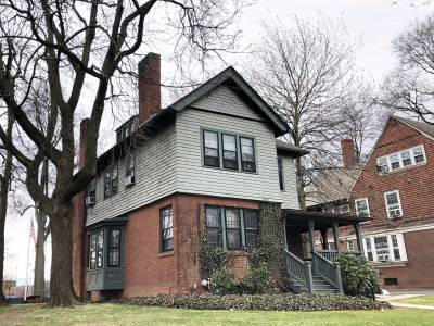 View of the La Eracra House from Vernon Street. This picture was taken from the Trinity College website.